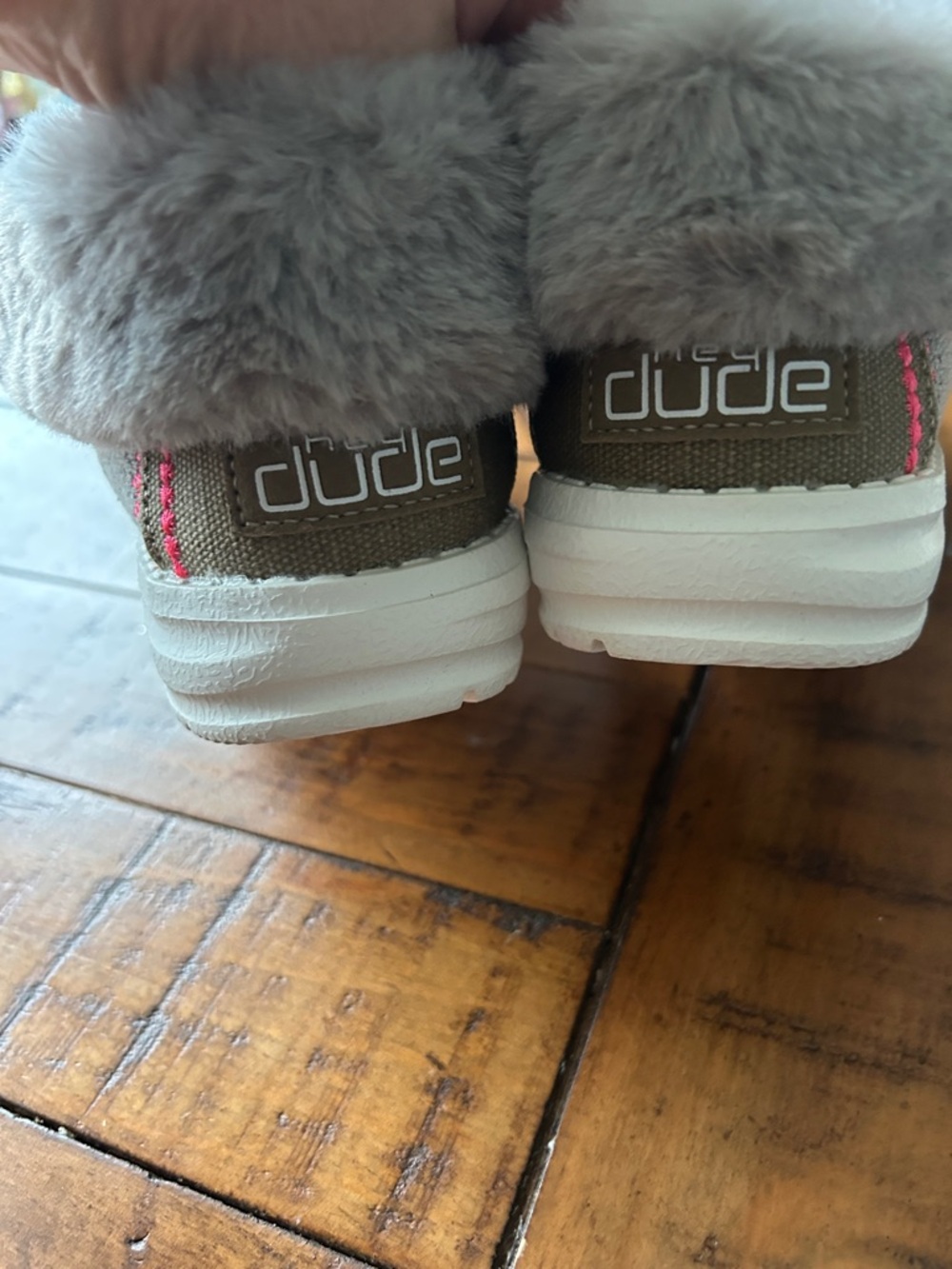 Hey Dude Britt Youth BOHO Gray Faux-Fur Slip-On Shoes with Pink Laces 13 kids - Picture 3 of 8